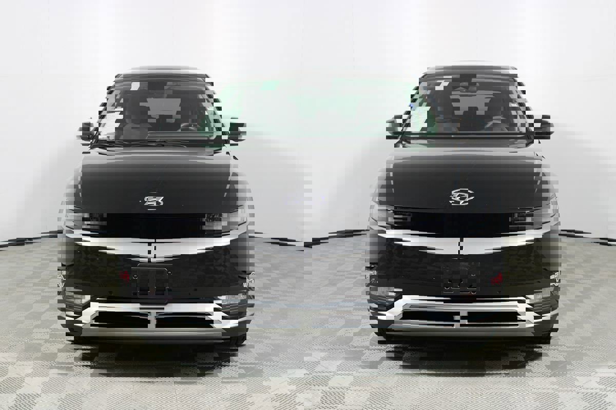 Used 2024 Hyundai Ioniq 5 SEL image 2