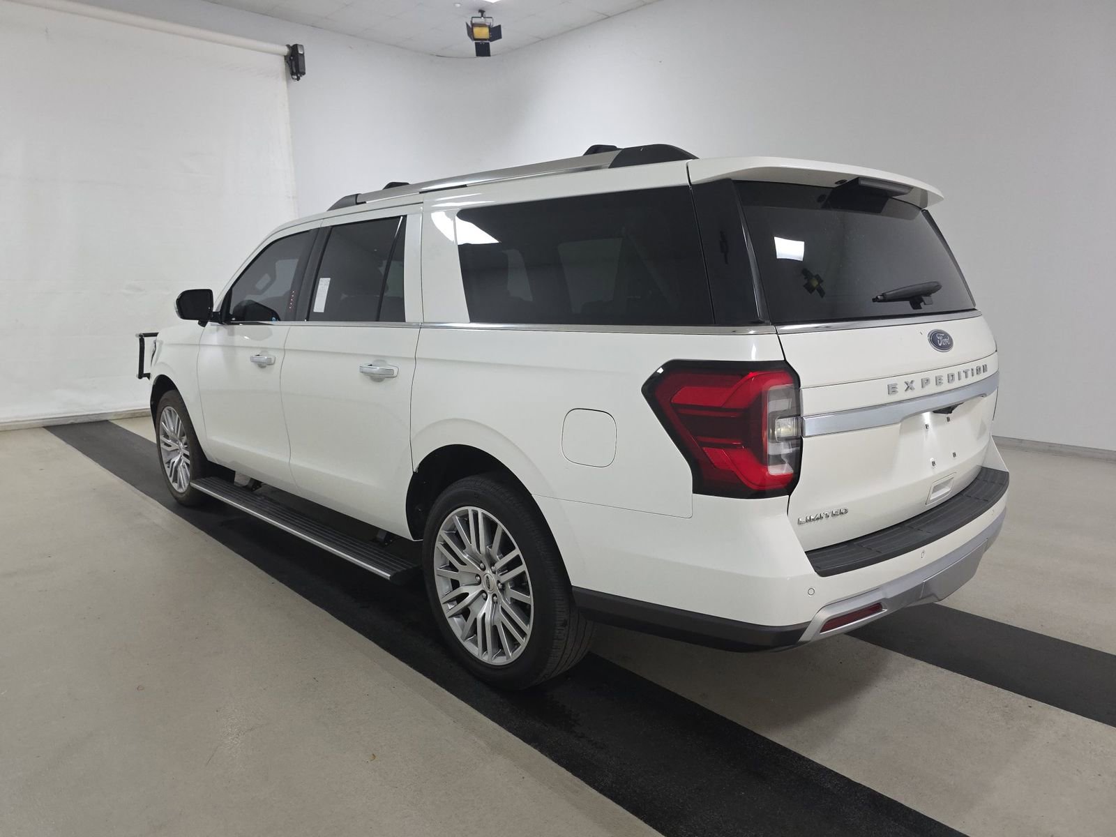 Used 2023 Ford Expedition Max Limited AWD/4WD image 10