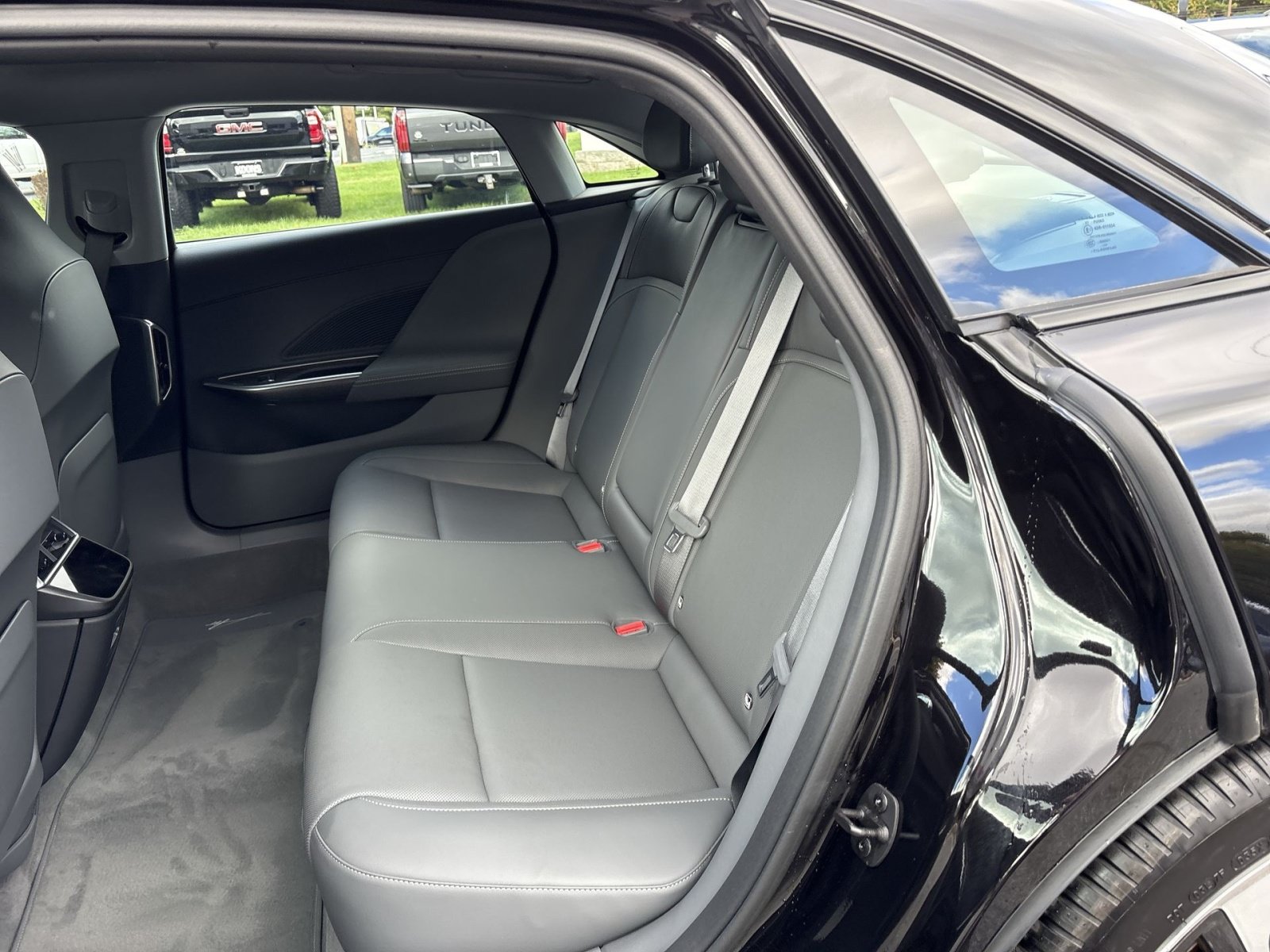 Used 2025 Lucid Air Touring AWD/4WD image 24