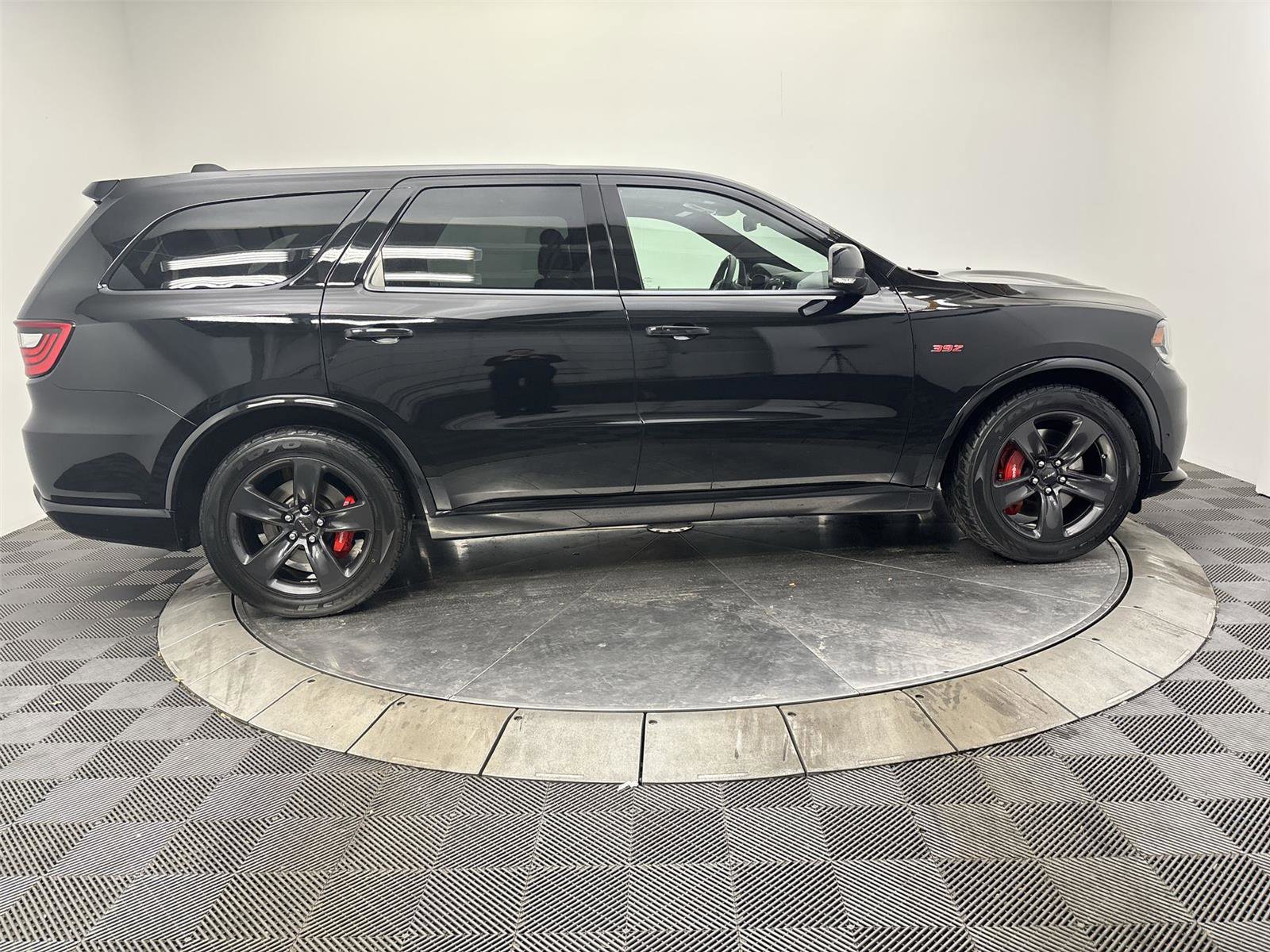 Used 2018 Dodge Durango SRT w/ SRT Interior Appearance Group image 17