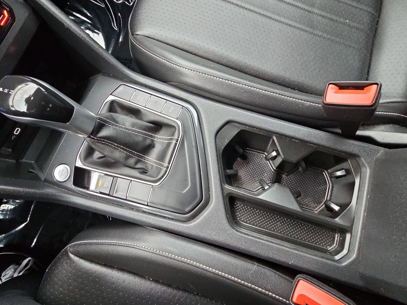 Used 2022 Volkswagen Tiguan SE R-Line image 26