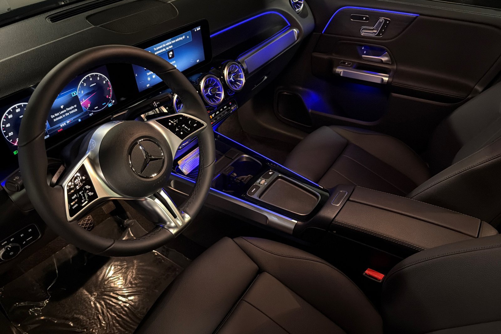 New 2026 Mercedes-Benz GLB 250 image 9