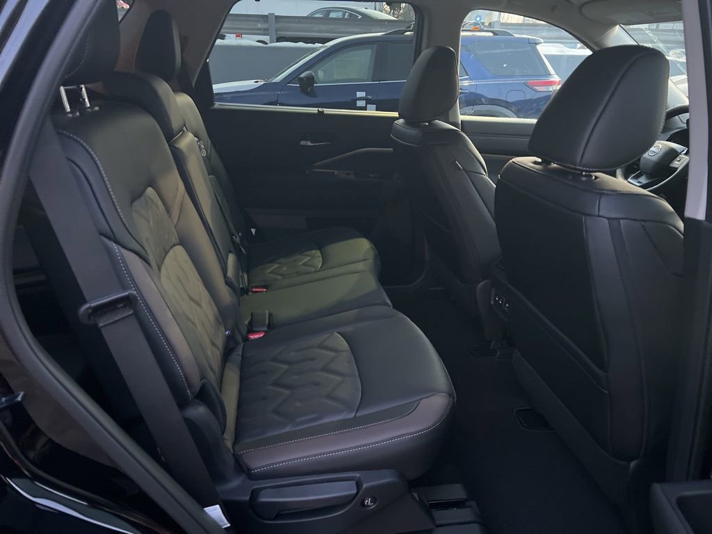 New 2026 Nissan Pathfinder Platinum image 39