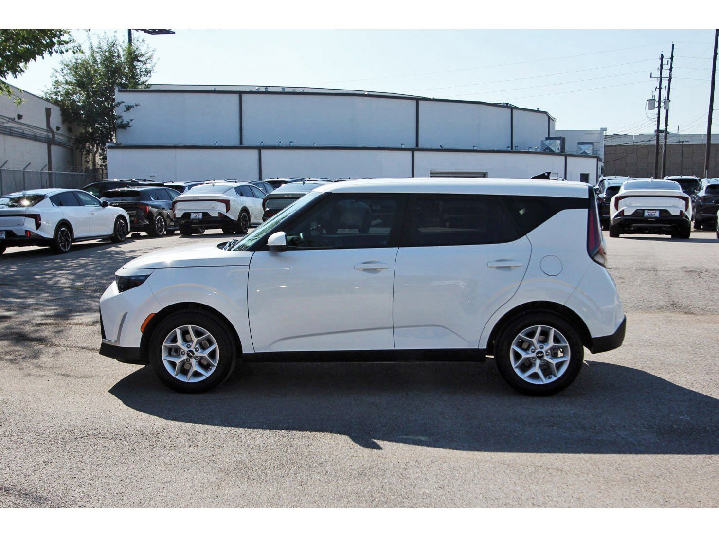 Certified 2024 Kia Soul LX w/ Option Group 015 FWD image 4