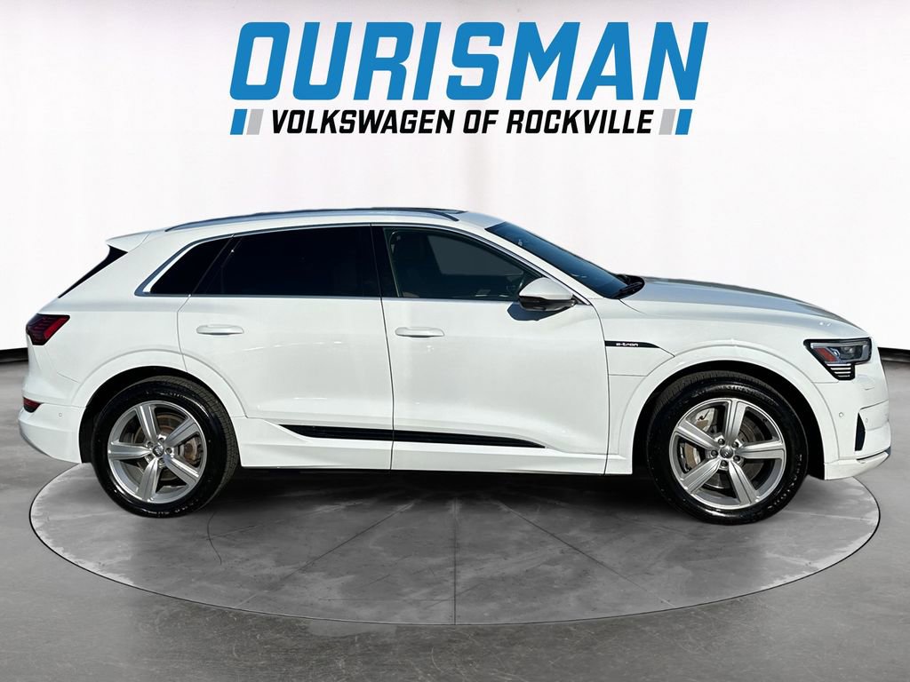Used 2019 Audi e-tron Premium Plus image 7