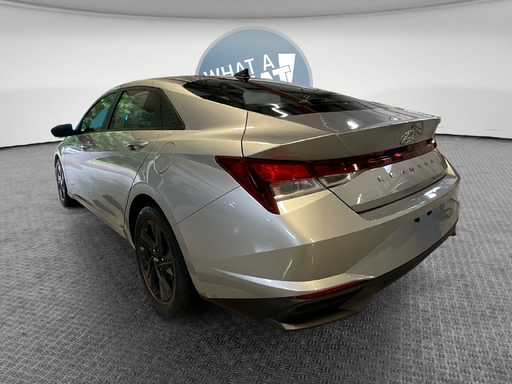Used 2022 Hyundai Elantra SEL FWD image 6
