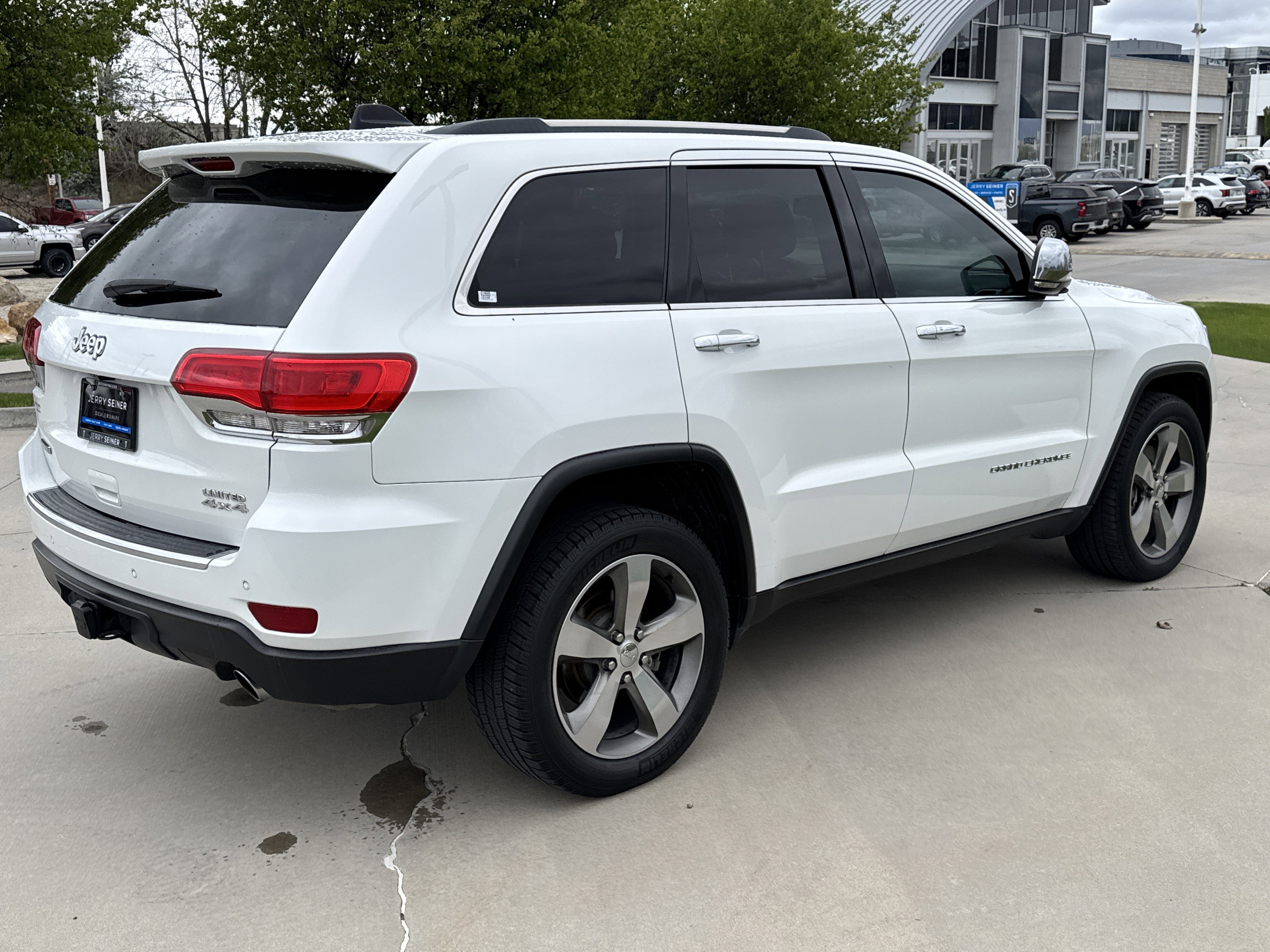 Used 2015 Jeep Grand Cherokee Limited w/ Luxury Group II AWD/4WD image 5
