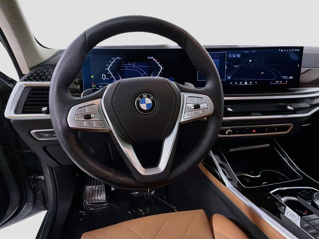 Used 2024 BMW X7 xDrive40i AWD/4WD image 11