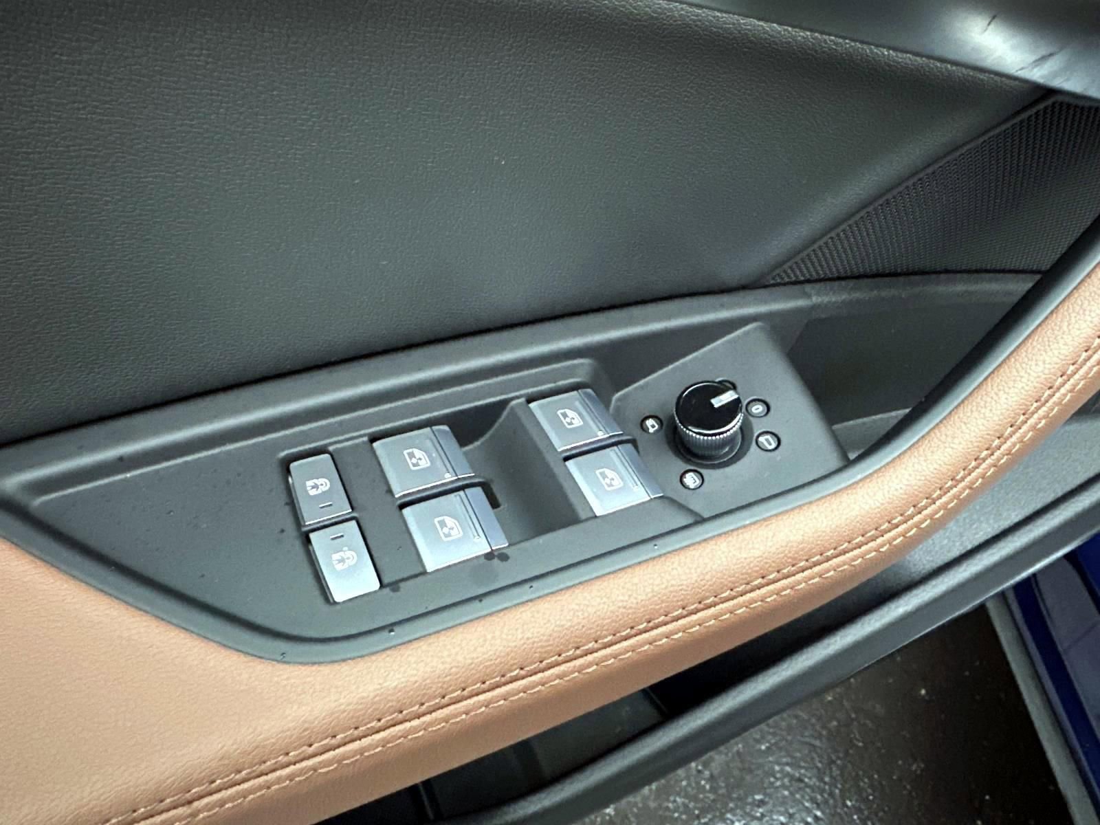 Used 2022 Audi e-tron Premium Plus image 13