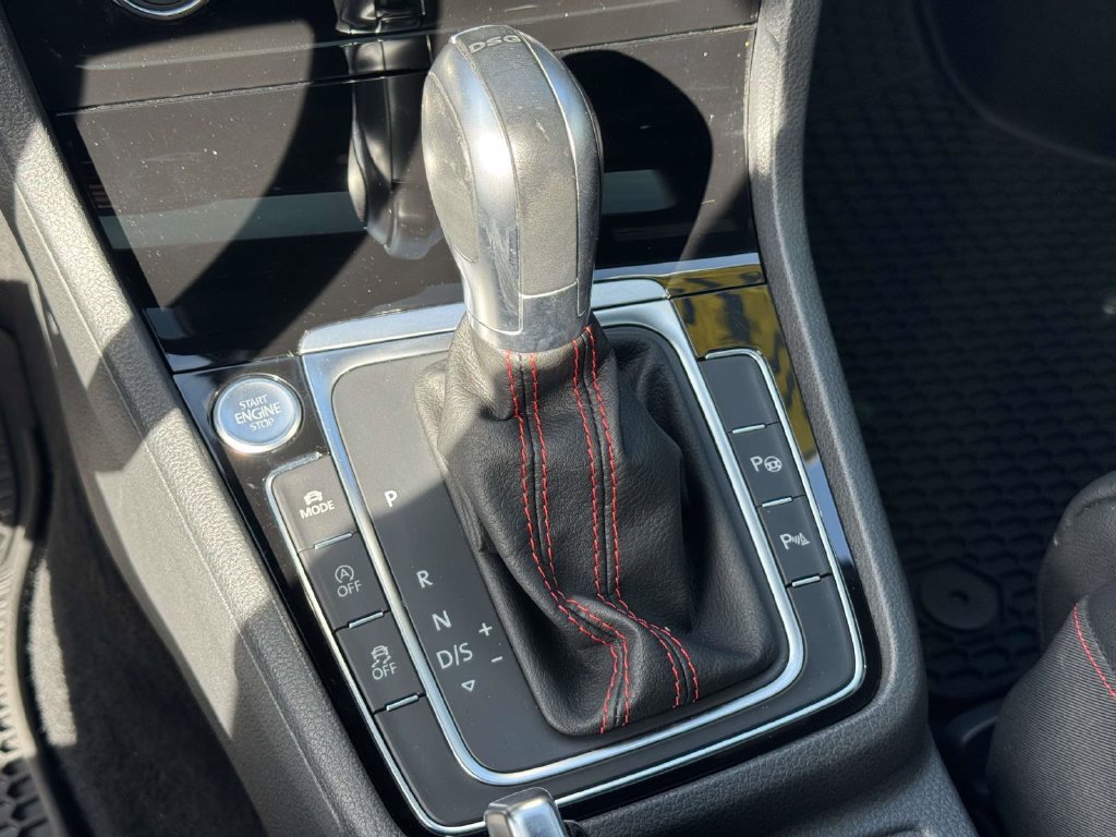 Used 2018 Volkswagen GTI Autobahn FWD image 30