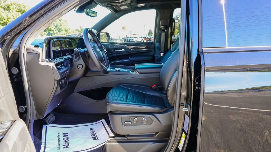 Certified 2024 Cadillac Escalade ESV Sport Platinum image 15
