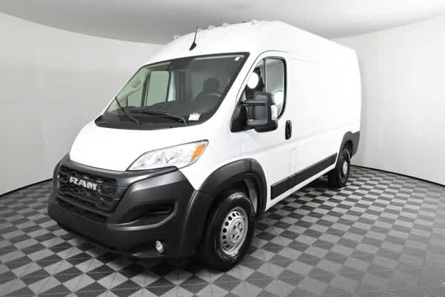 Used 2024 RAM ProMaster 2500 w/ Convenience Group FWD image 2