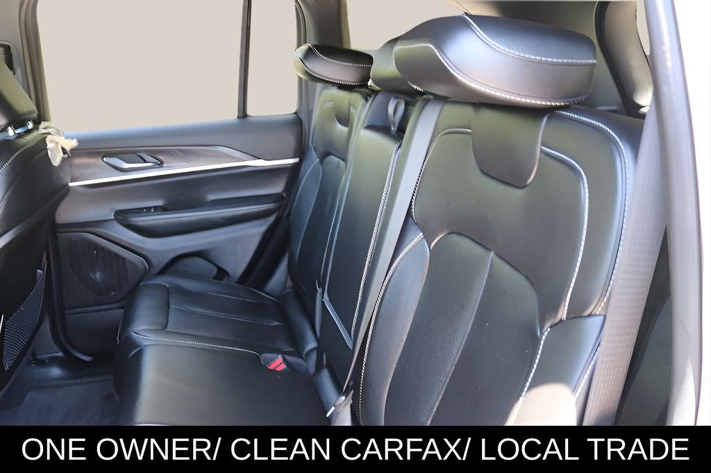 Used 2025 Jeep Grand Cherokee Limited RWD image 13
