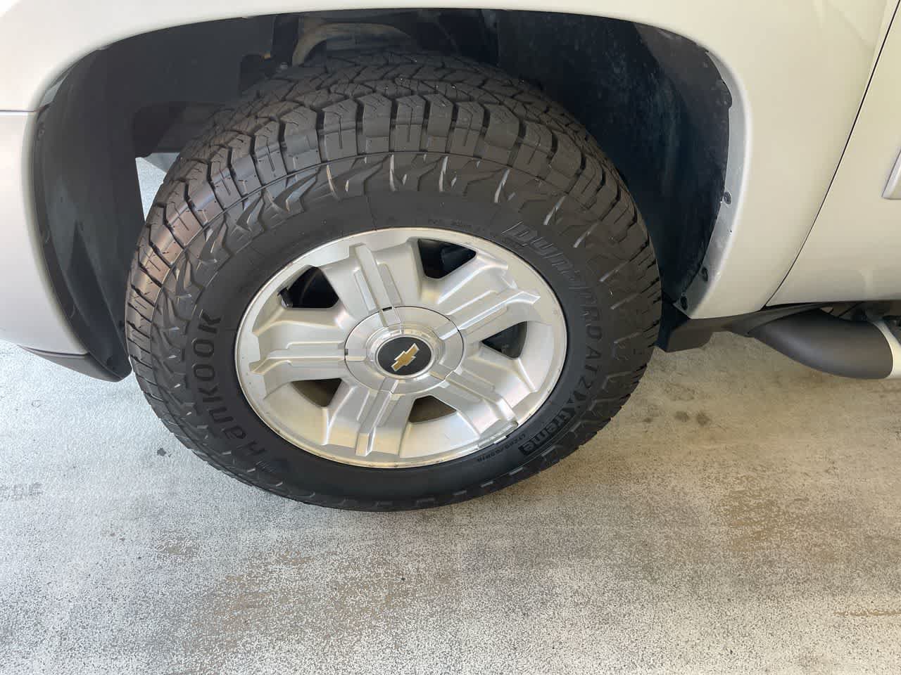 Used 2014 Chevrolet Suburban LT w/ Suspension Package, Off-Road AWD/4WD image 10