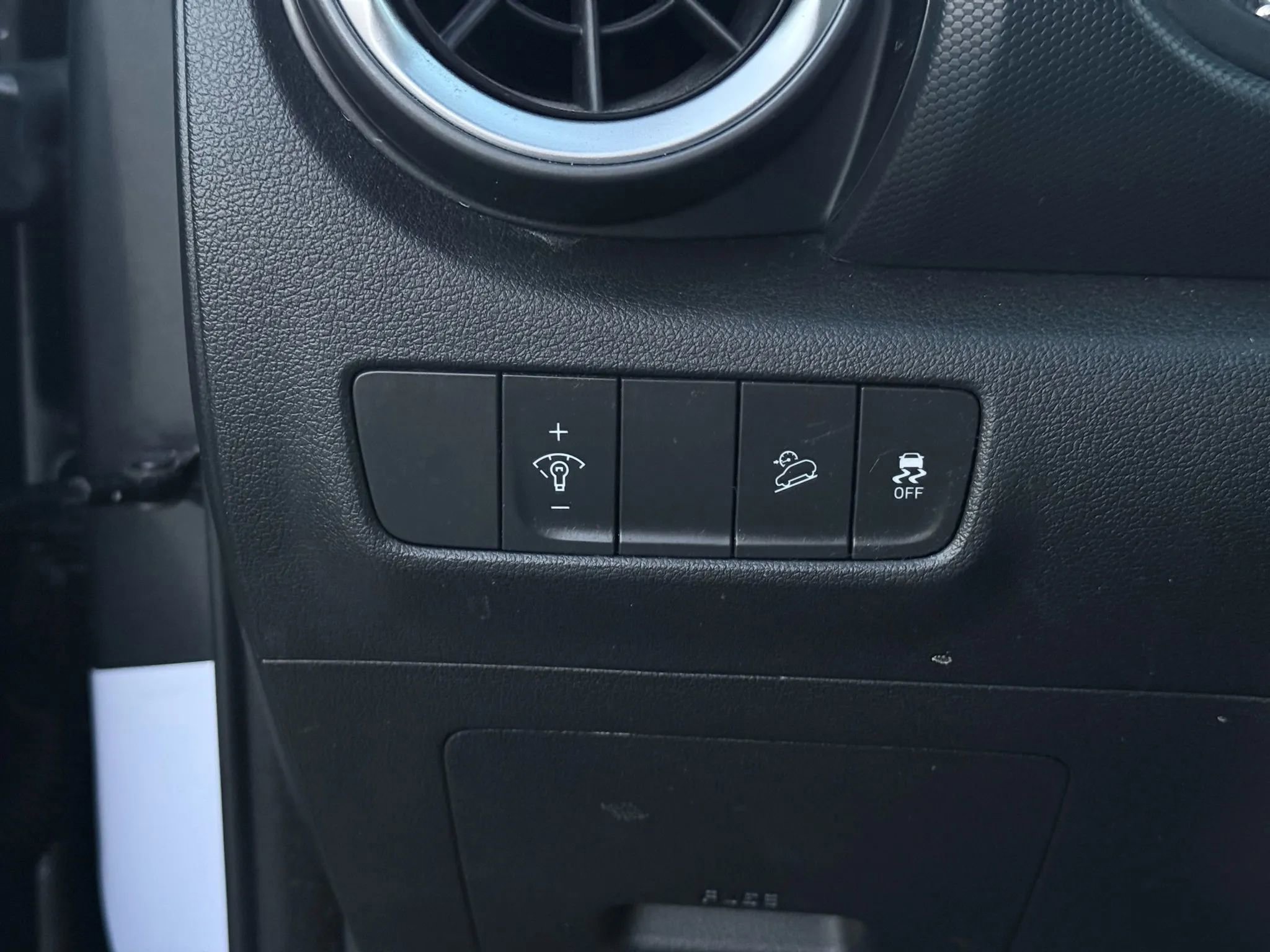 Used 2022 Hyundai Kona SEL image 33