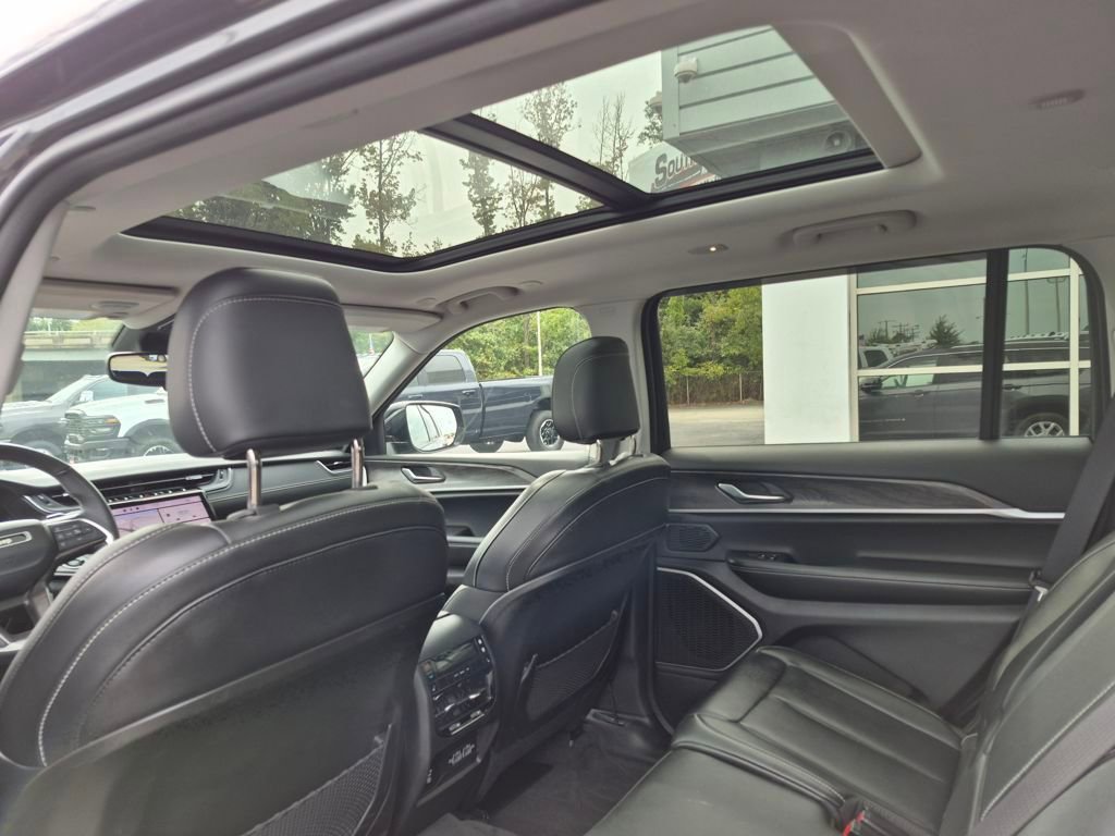 Used 2022 Jeep Grand Cherokee L Limited image 16