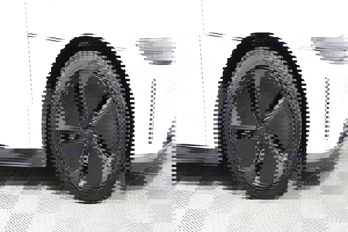 Used 2024 Lucid Air Pure image 40