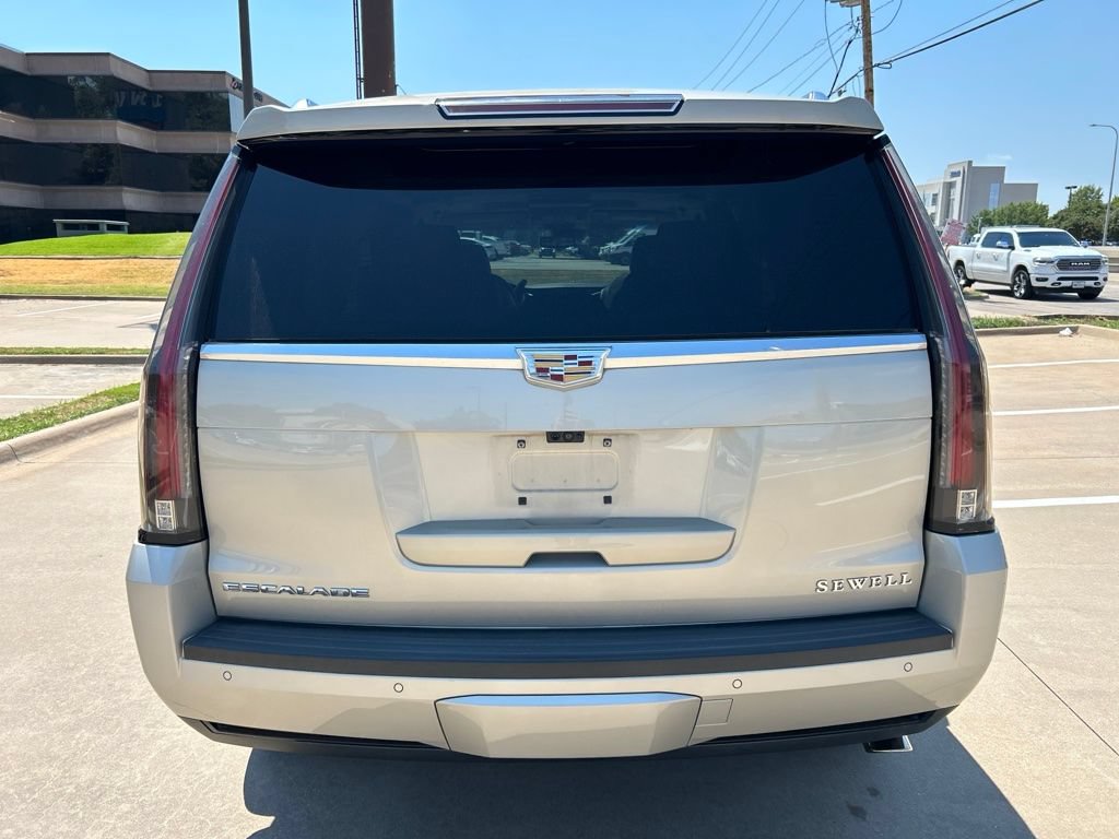 Used 2017 Cadillac Escalade Premium Luxury AWD/4WD image 13