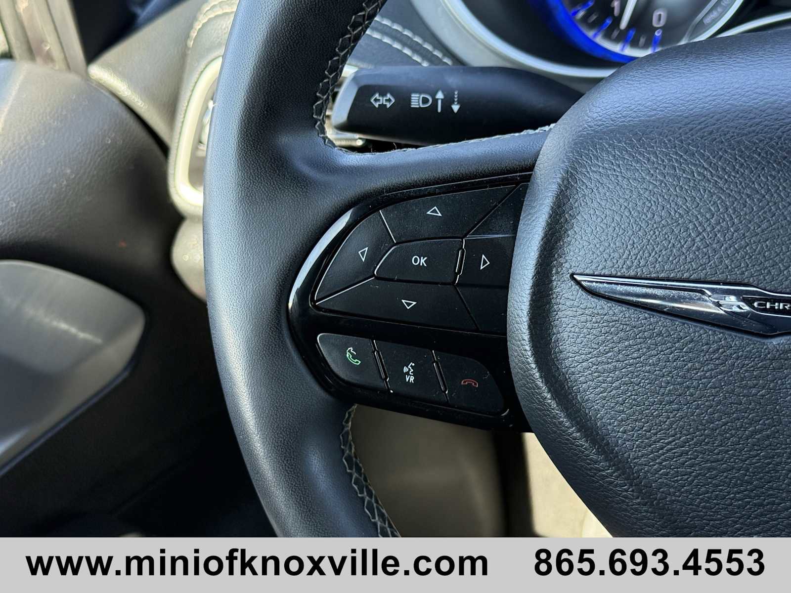 Used 2022 Chrysler Pacifica Touring image 14