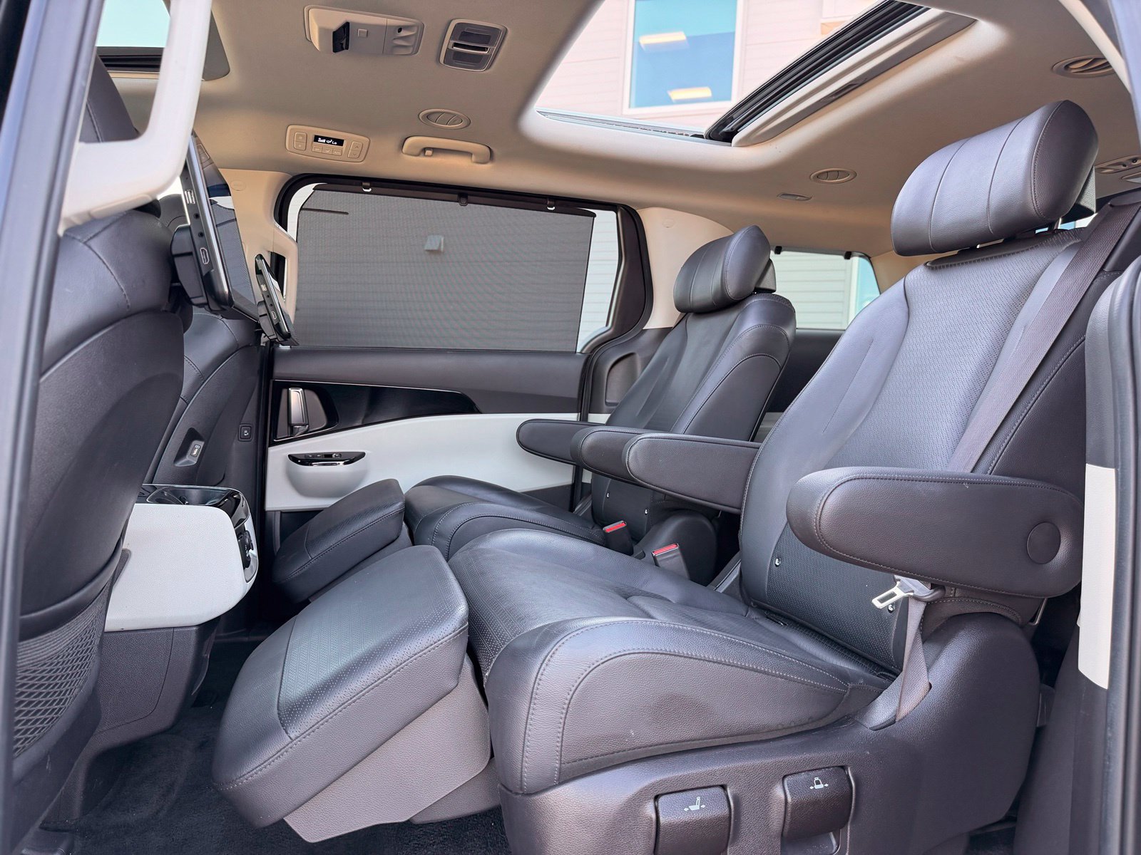 Used 2022 Kia Carnival SX Prestige FWD image 25