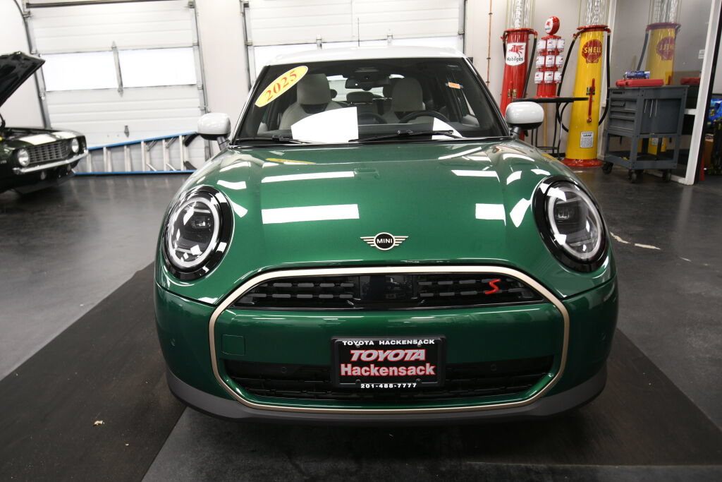 Used 2025 MINI Cooper S FWD image 3