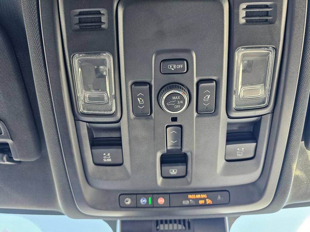 Used 2025 GMC Yukon XL Elevation w/ Elevation Premium Package AWD/4WD image 34