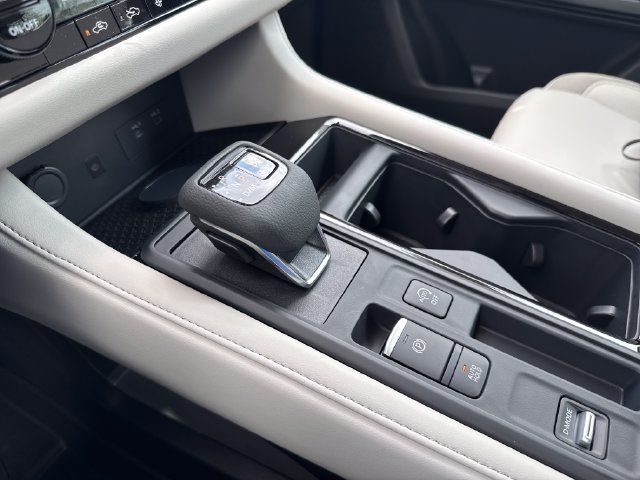 New 2026 Nissan Pathfinder SL w/ SL Premium Package FWD image 24
