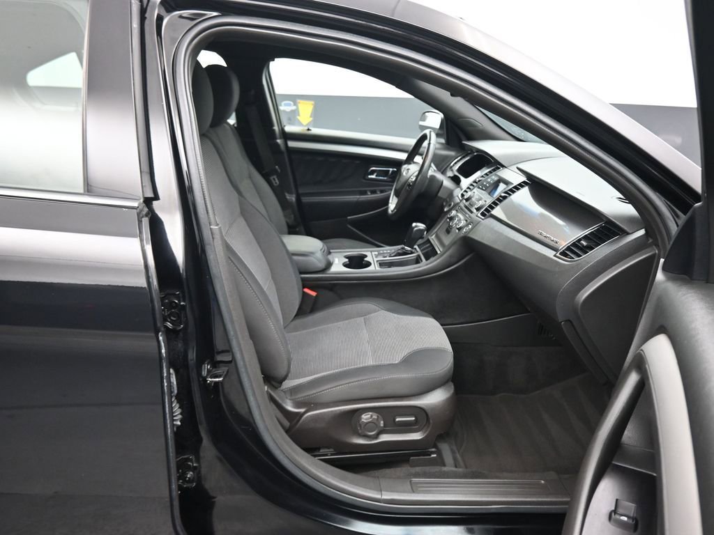 Used 2018 Ford Taurus SEL image 37