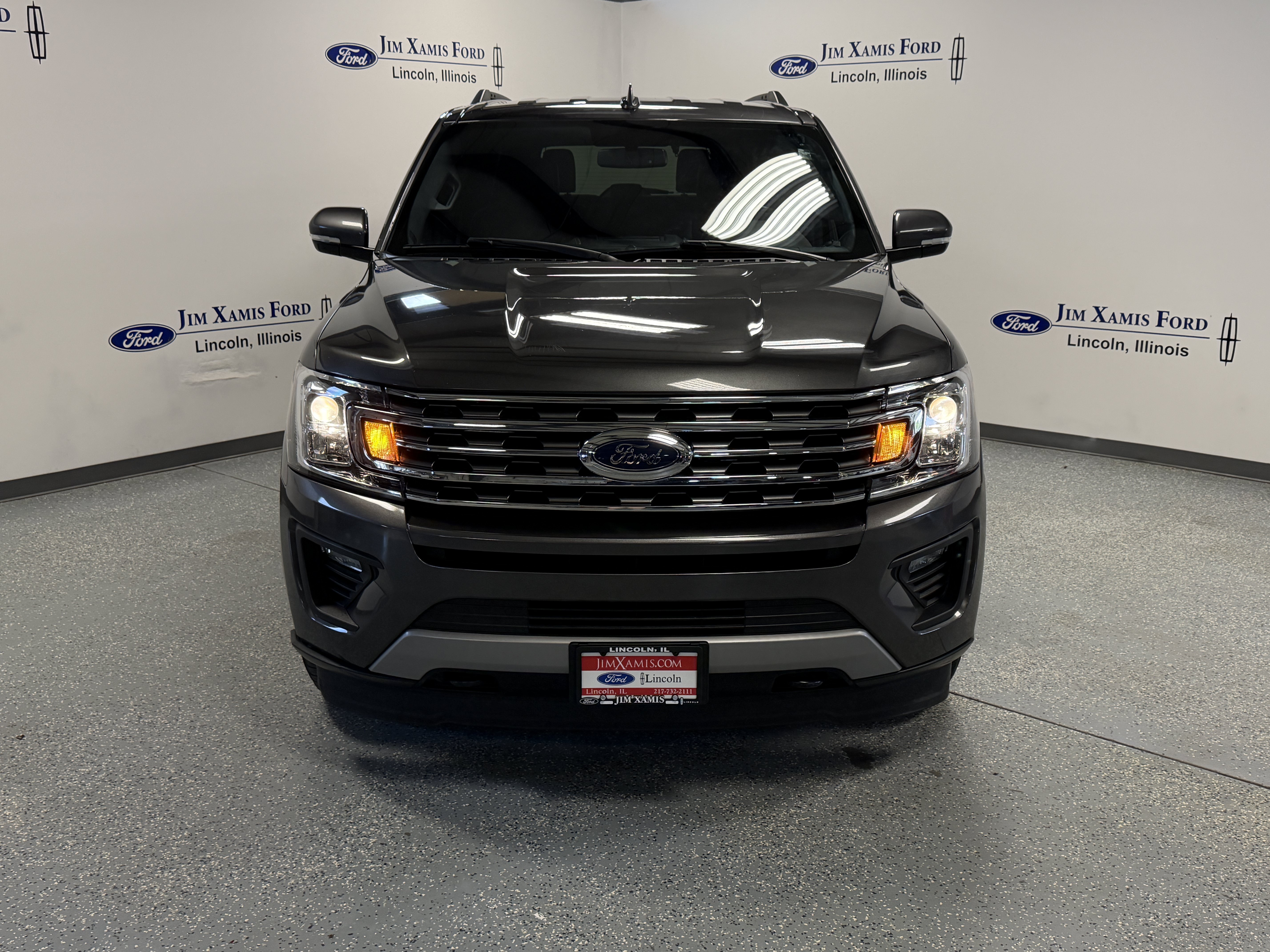 Used 2019 Ford Expedition XLT w/ Equipment Group 202A AWD/4WD image 2