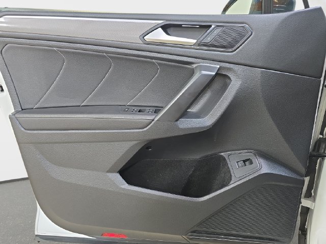 Used 2024 Volkswagen Tiguan SE R-Line FWD image 24