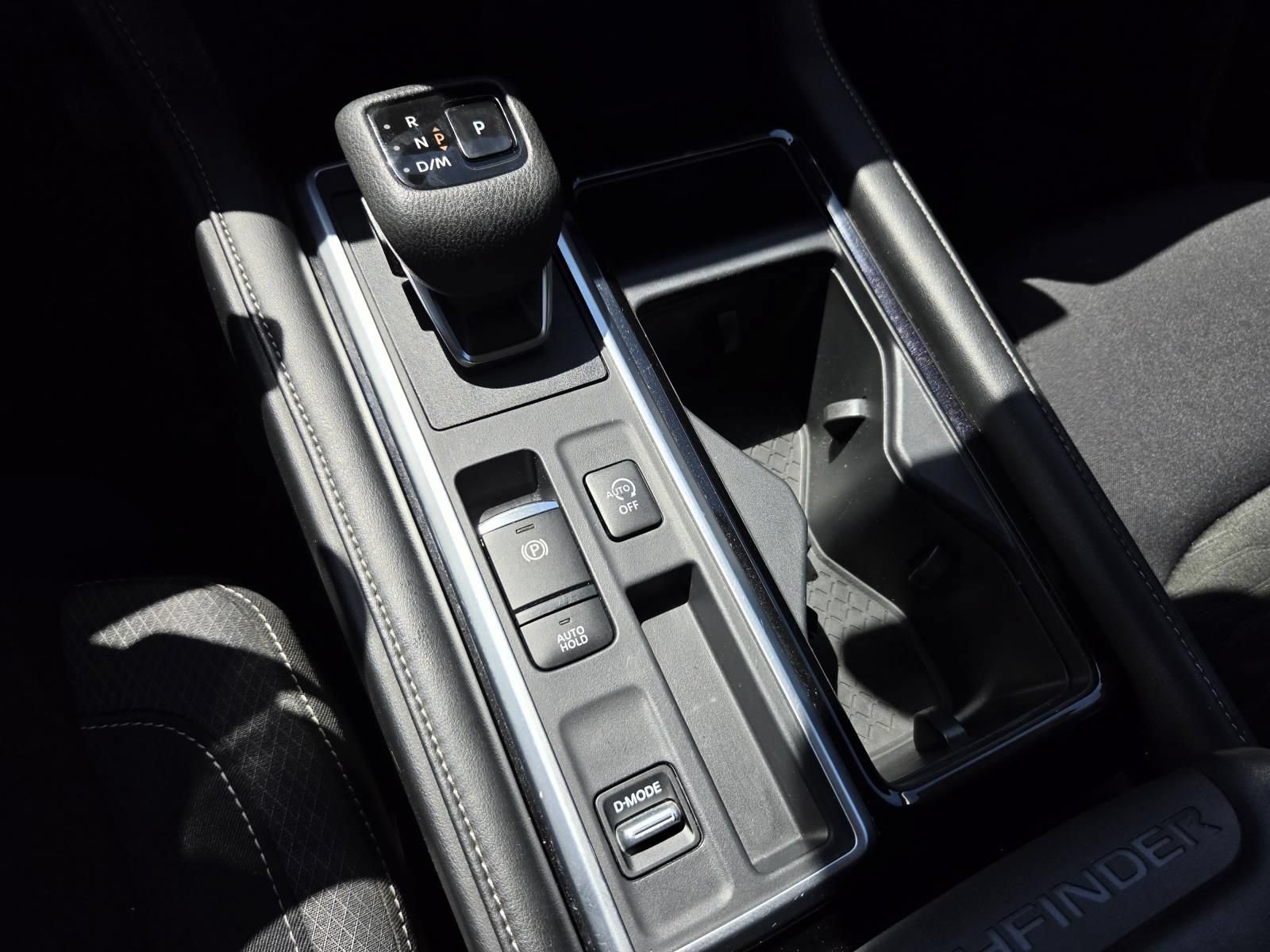 Certified 2025 Nissan Pathfinder SV FWD image 30