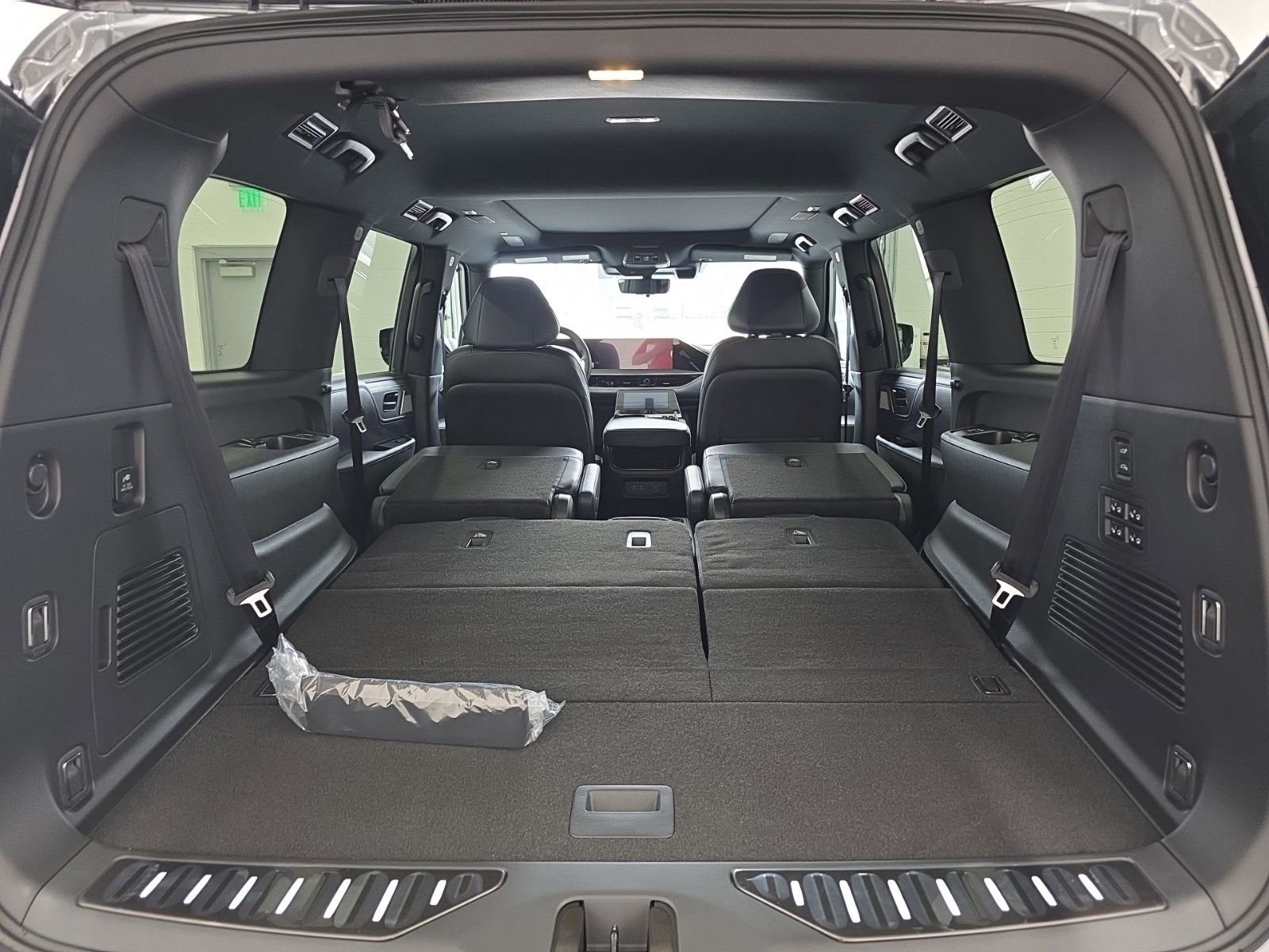 New 2026 INFINITI QX80 4WD image 18