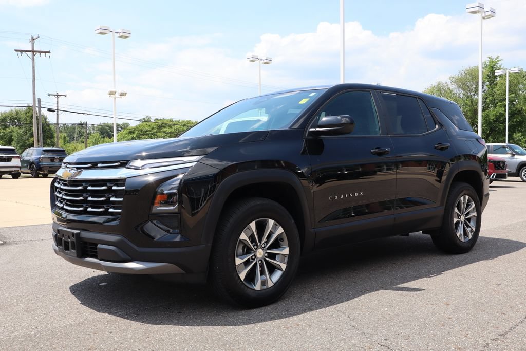 Used 2025 Chevrolet Equinox LT FWD image 6
