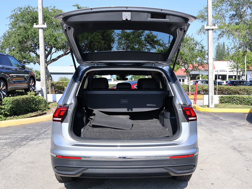 Used 2023 Volkswagen Tiguan SE FWD image 17