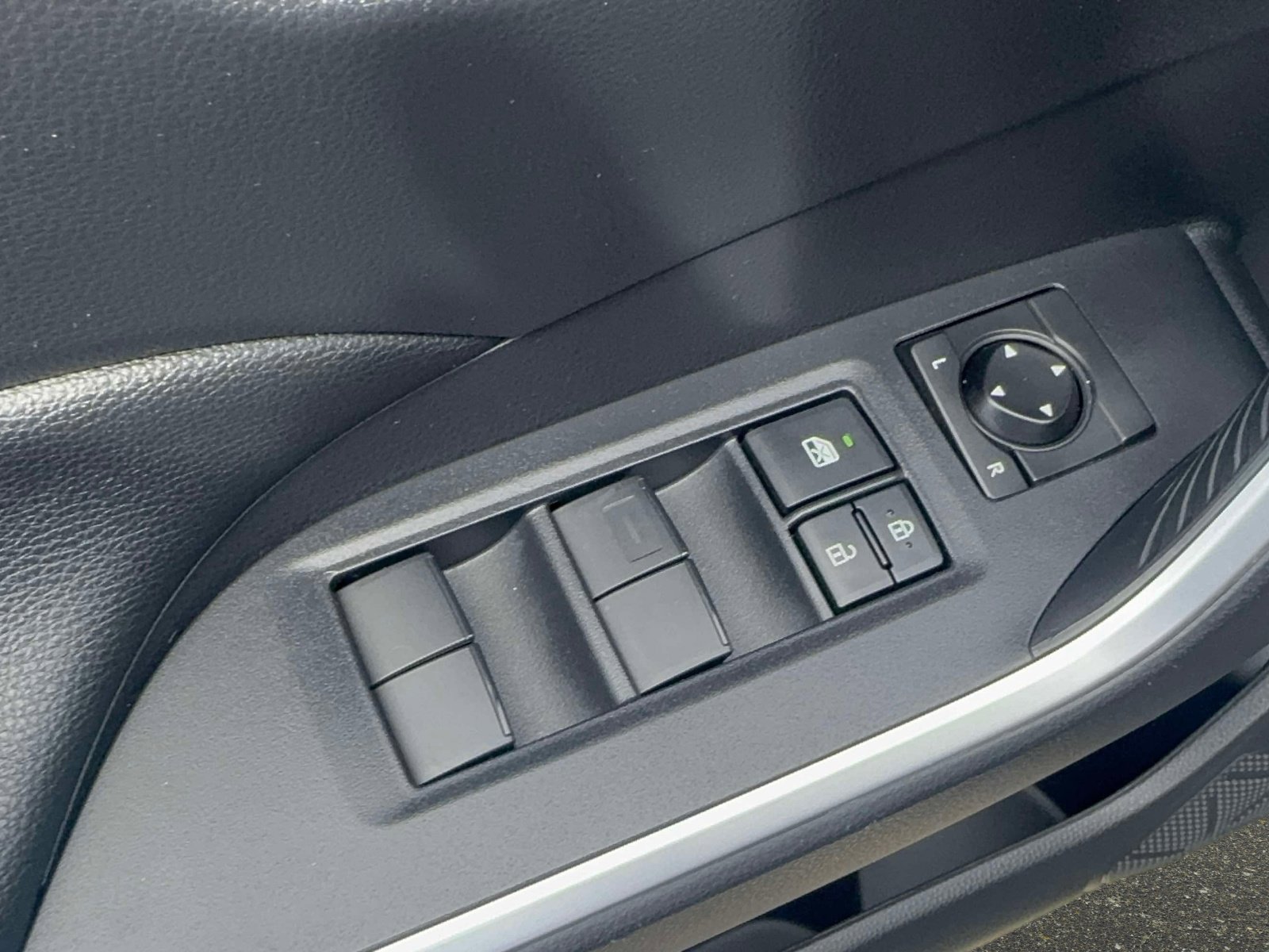 Certified 2022 Toyota RAV4 LE w/ Carpet Mat Package (TMS) image 17