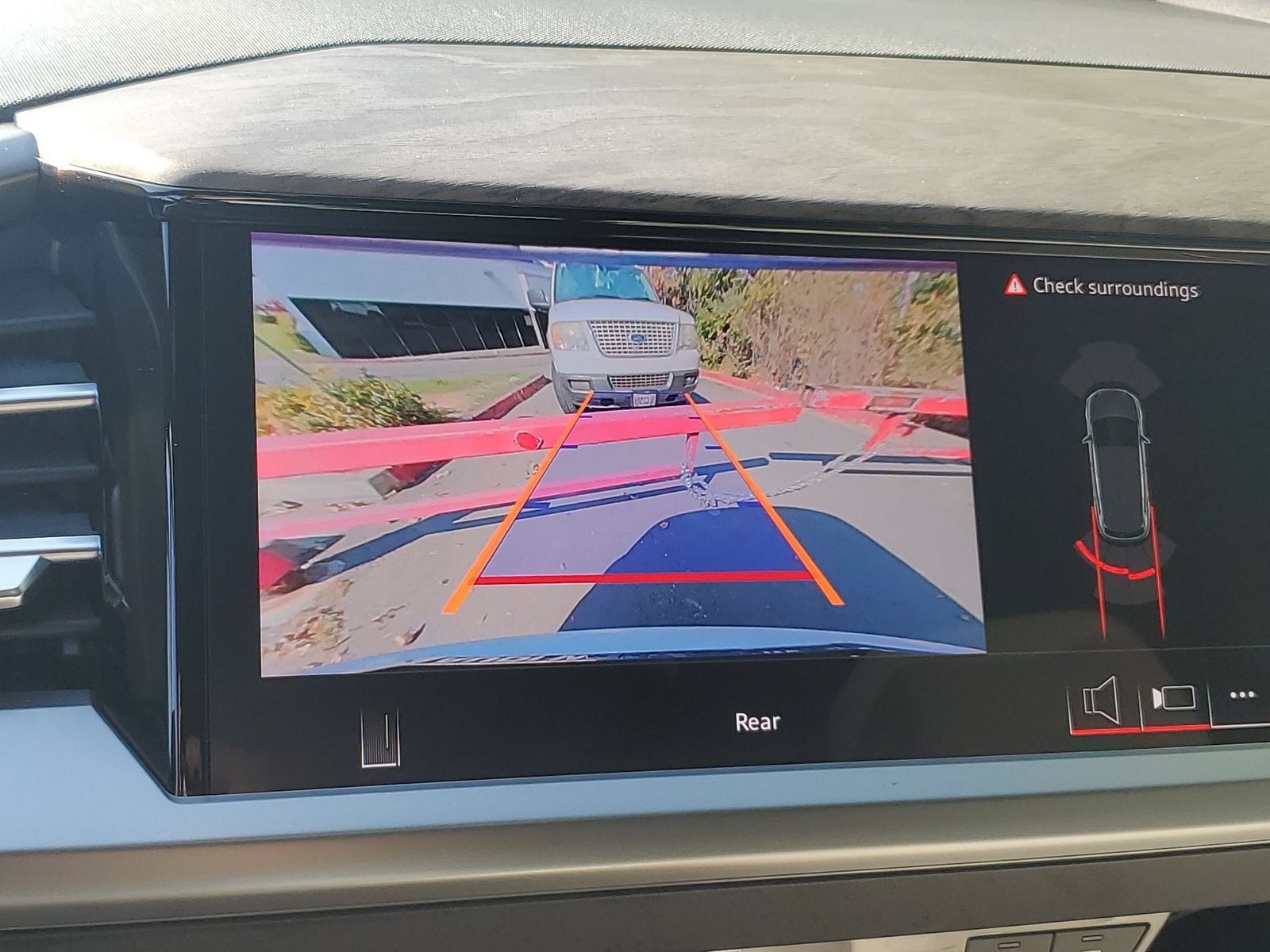 Used 2025 Audi Q4 e-tron Premium w/ Convenience Package RWD image 25
