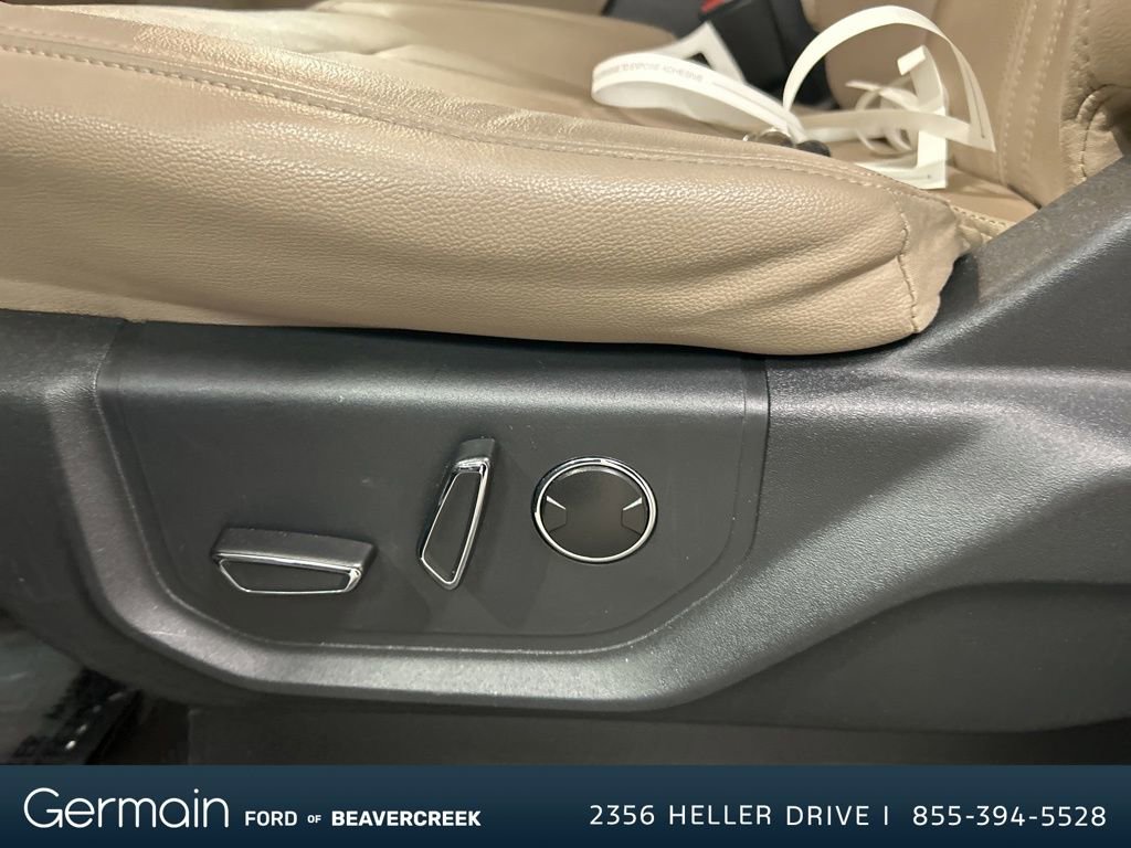 Used 2023 Ford Expedition Limited image 16