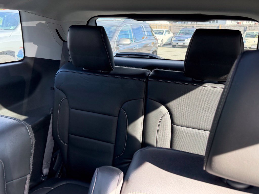 Used 2019 GMC Acadia SLT AWD/4WD image 10