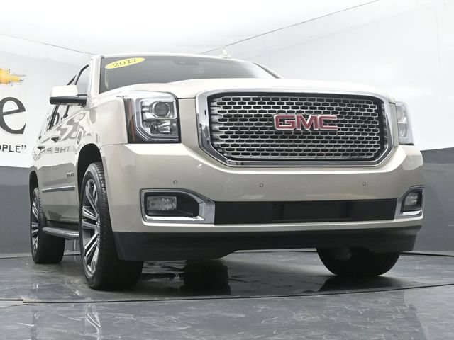 Used 2017 GMC Yukon Denali w/ Open Road Package AWD/4WD image 3