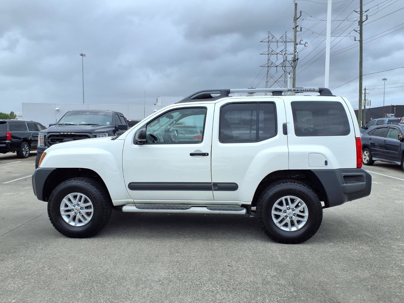 Used 2015 Nissan Xterra S w/ Value Package RWD image 4