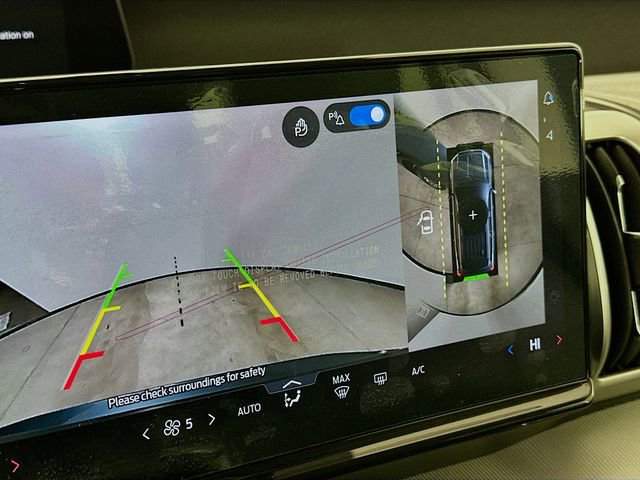 New 2025 Ford Expedition Active image 14