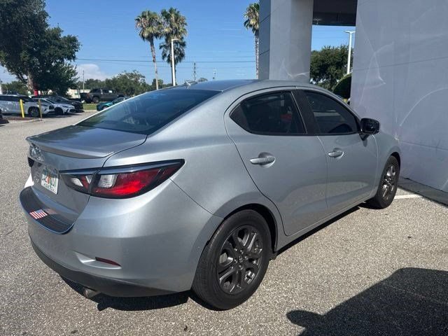 Used 2019 Toyota Yaris LE FWD image 4