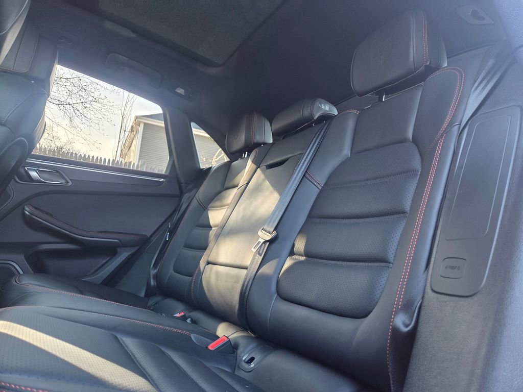 Used 2022 Porsche Macan GTS w/ Premium Package Plus image 25