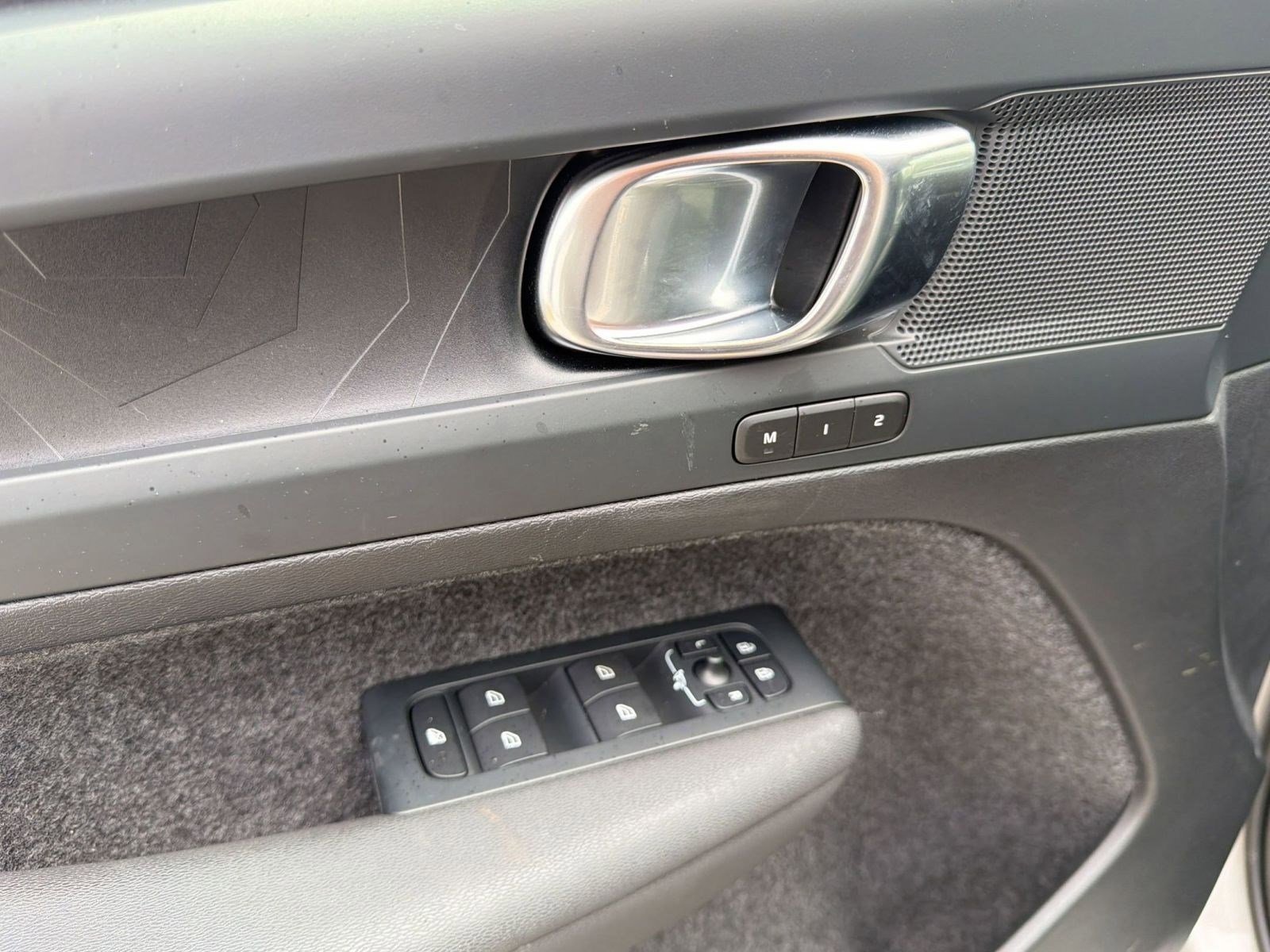 Certified 2024 Volvo XC40 Recharge Plus w/ Protection Package Premier RWD image 12