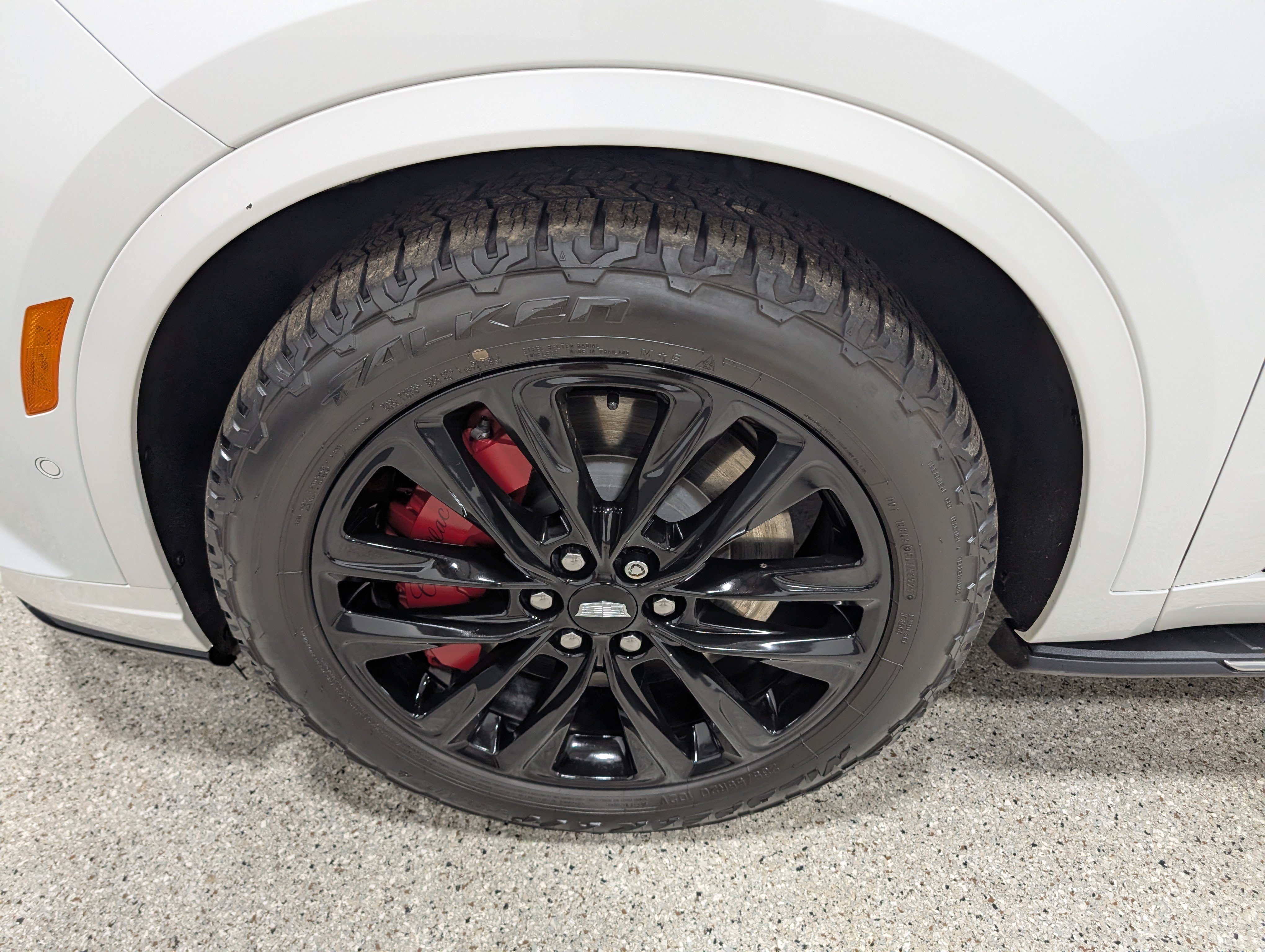 Used 2024 Cadillac XT6 Sport w/ LPO, ONYX Package AWD/4WD image 11