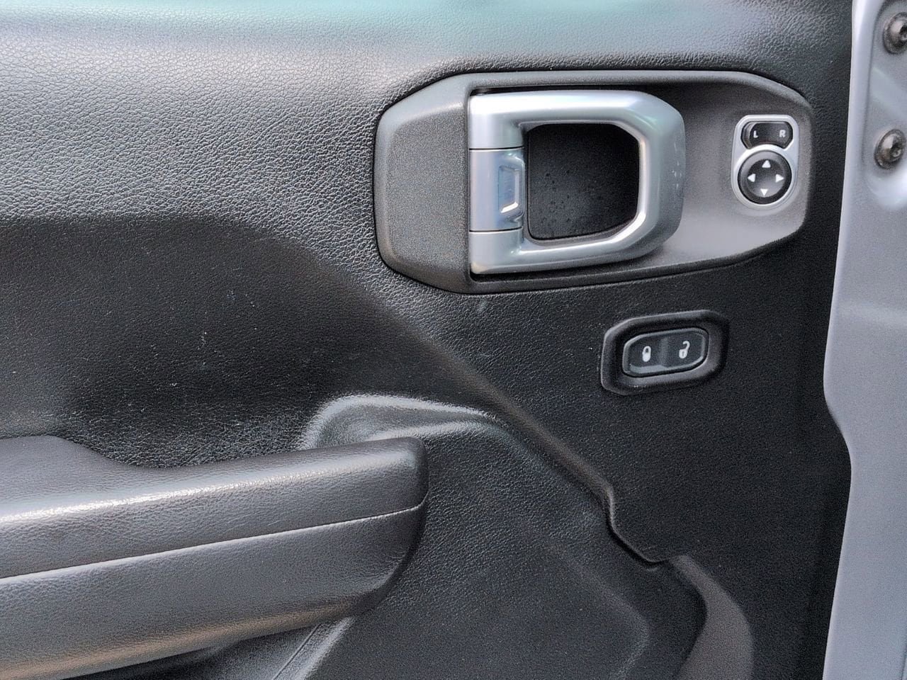 Used 2020 Jeep Wrangler Unlimited Sport S AWD/4WD image 8