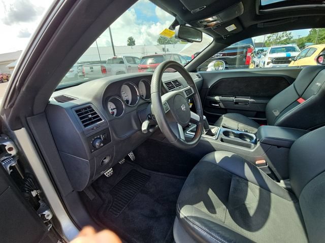 Used 2009 Dodge Challenger SRT8 w/ SRT Option Group II RWD image 11