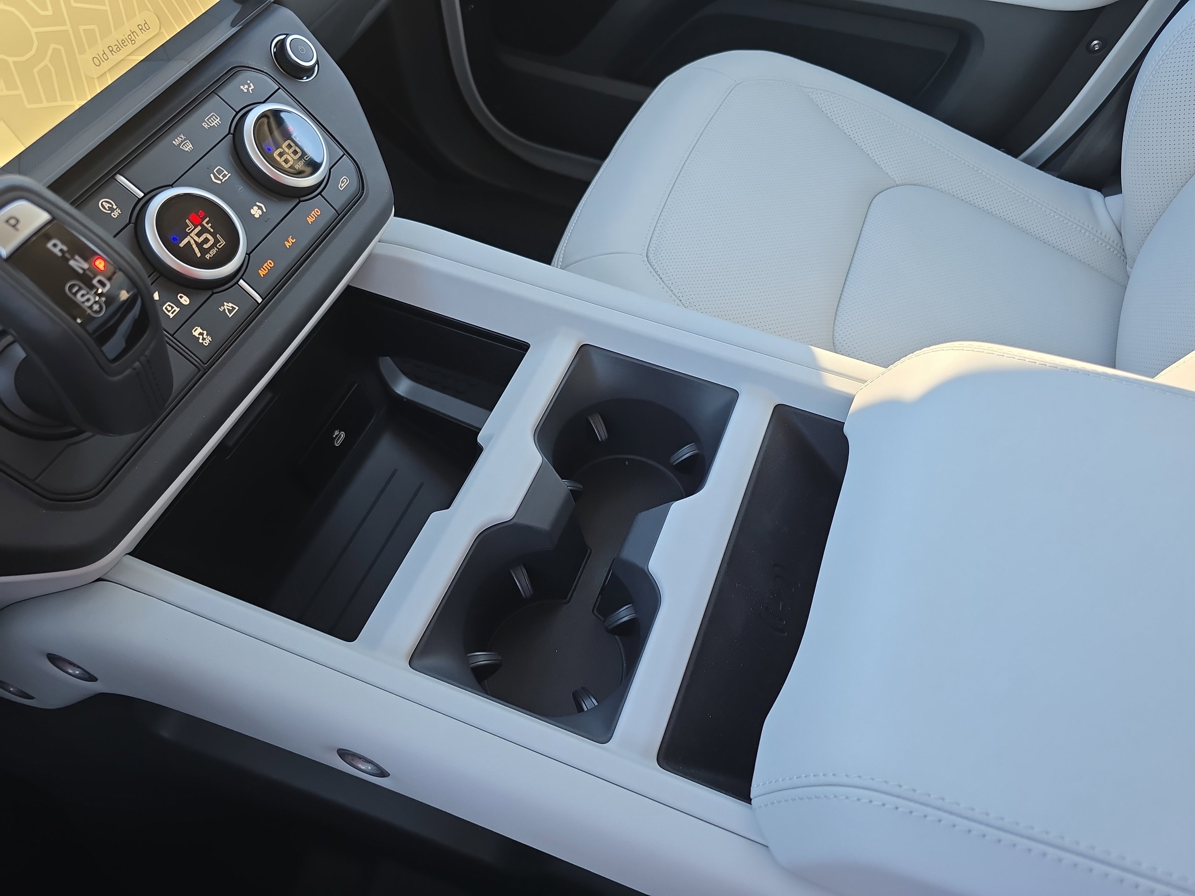 New 2026 Land Rover Defender 110 S image 24