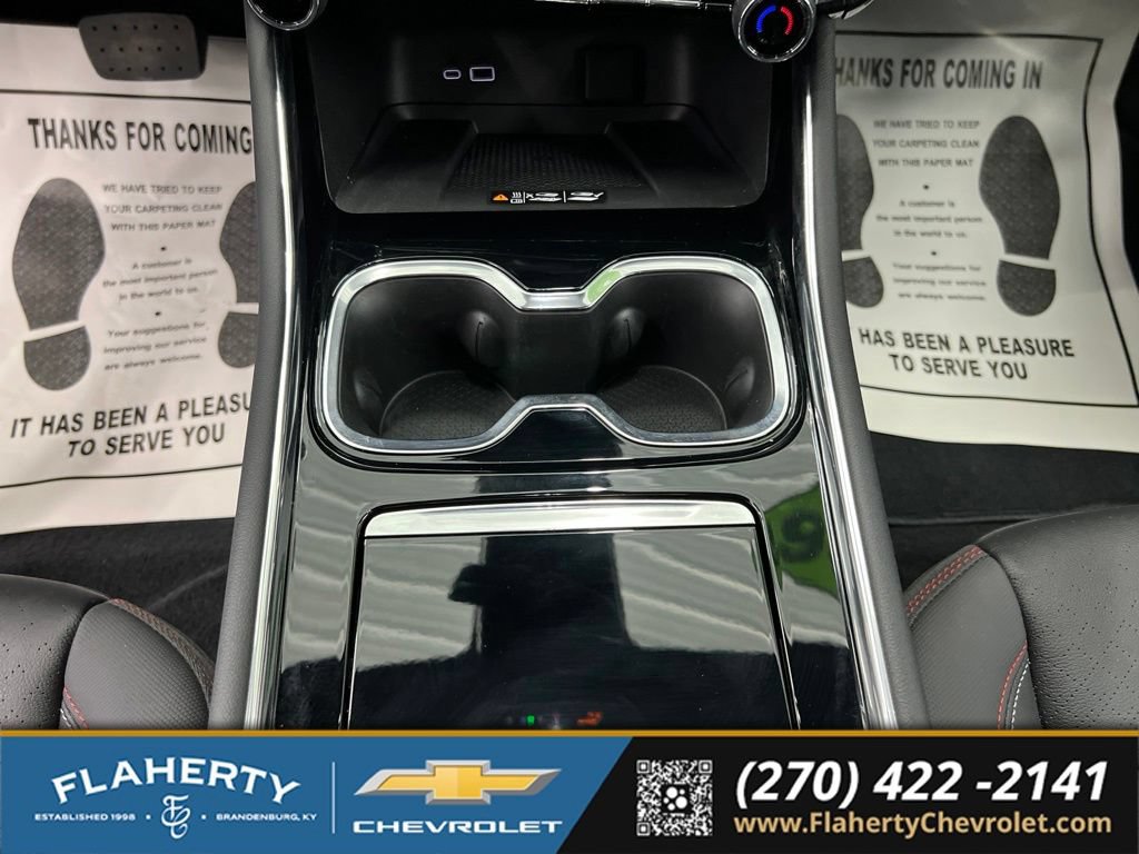 Used 2026 Chevrolet Traverse RS FWD image 32