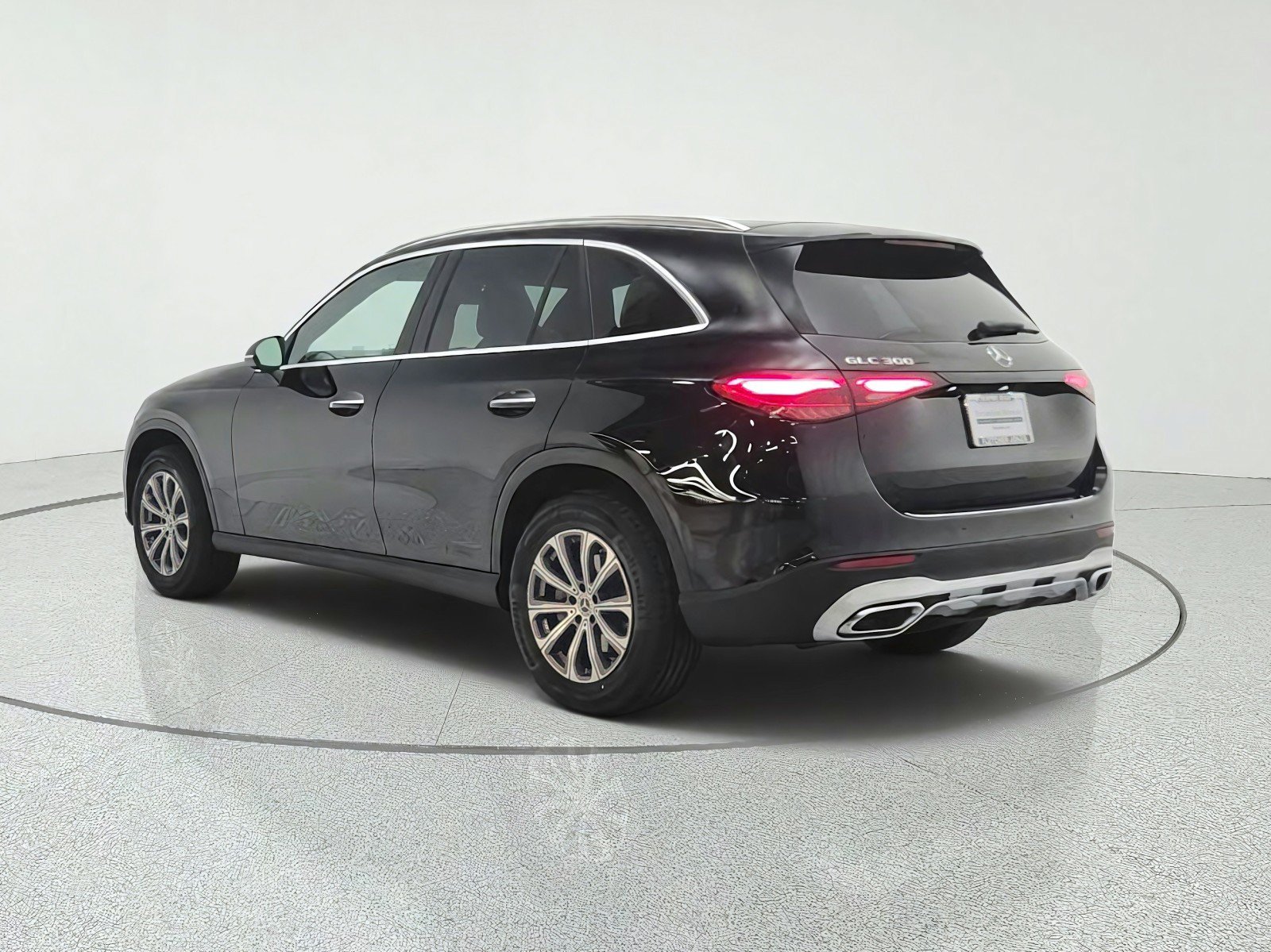 Used 2023 Mercedes-Benz GLC 300 image 7